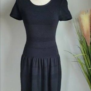 J McLaughlin Grace Jersey Stretchy Knit, Ribbed Stripes, Hook & Zip Back